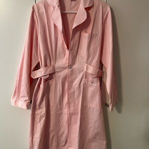 Size Medium (markedLarge) Pink Button-Down Lab Coat with Pockets